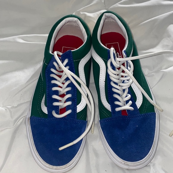 Vans - Picture 1 of 3